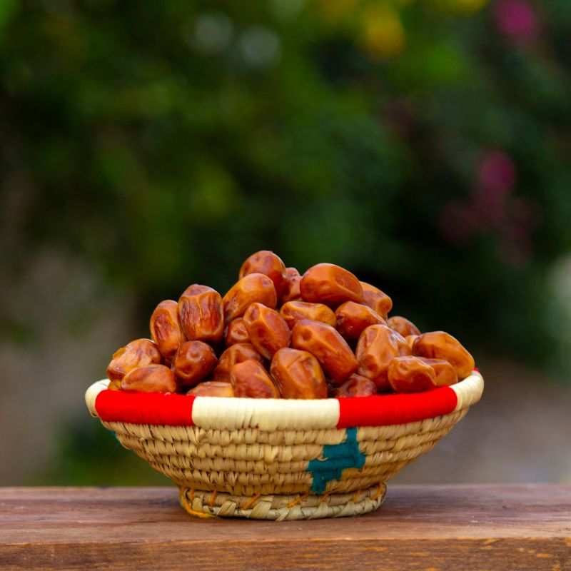 خرما زاهدی درشت مرغوب با بافت نیمه خشک و مطلوب